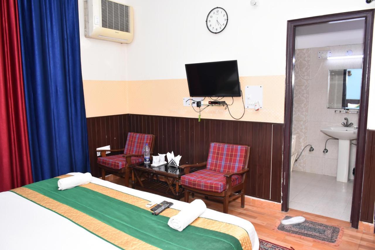 The Abodes House Hotel Greater Noida Exterior photo